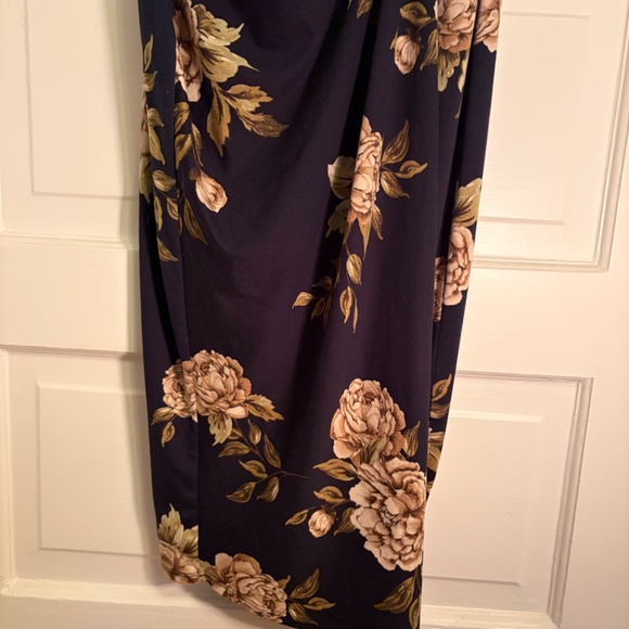 Nine Britton mid calf length patterned dress, size medium. - Picture 8 of 12